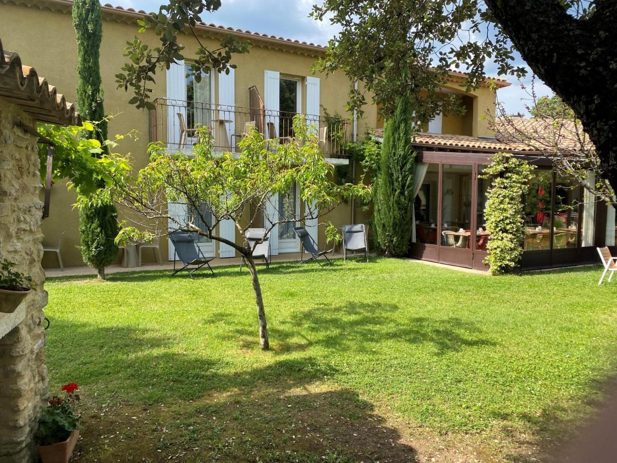 Logis La Bastide De Grignan Hotel & Restaurant "La Chenaie" Exteriör bild