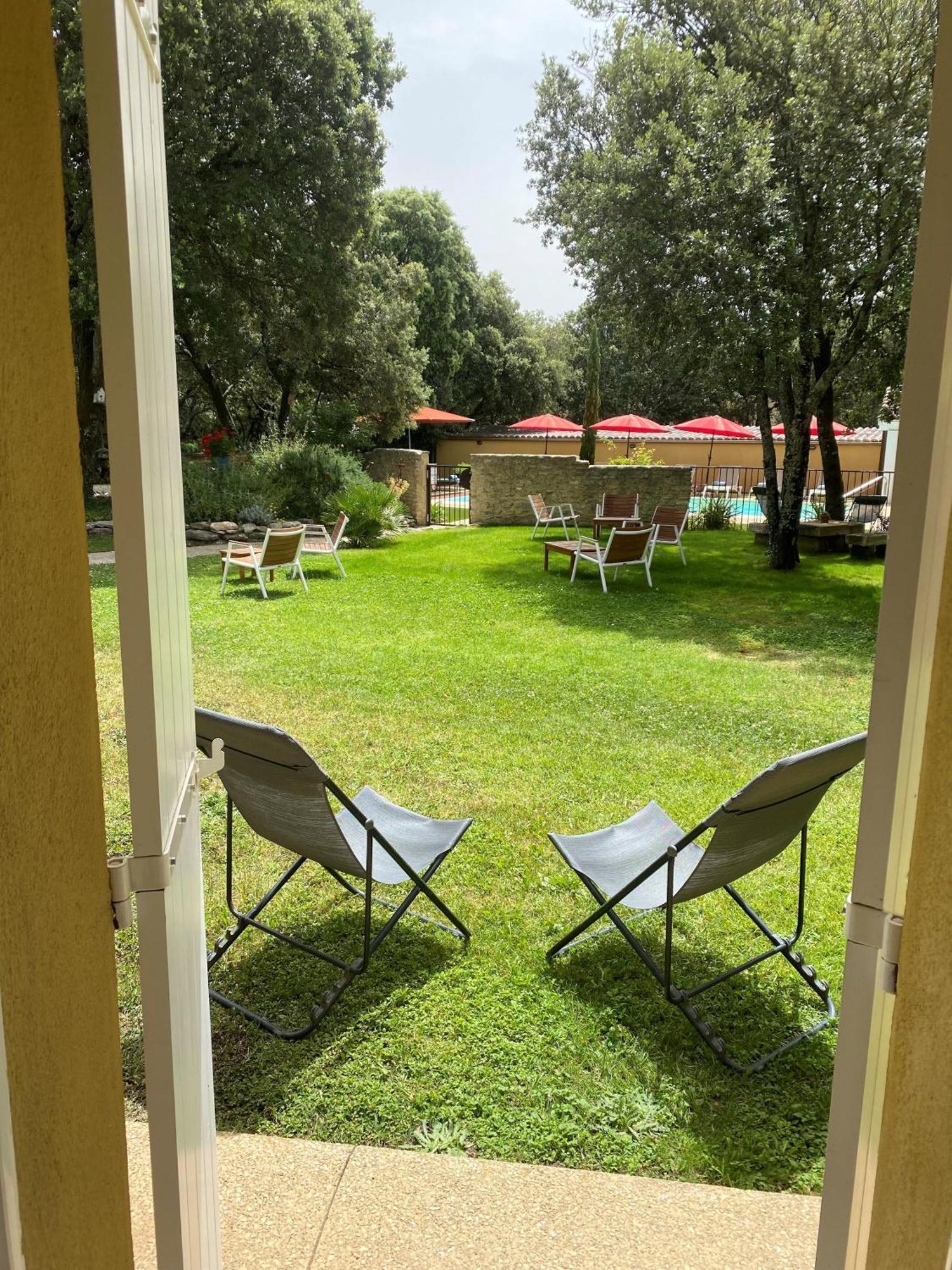 Logis La Bastide De Grignan Hotel & Restaurant "La Chenaie" Exteriör bild